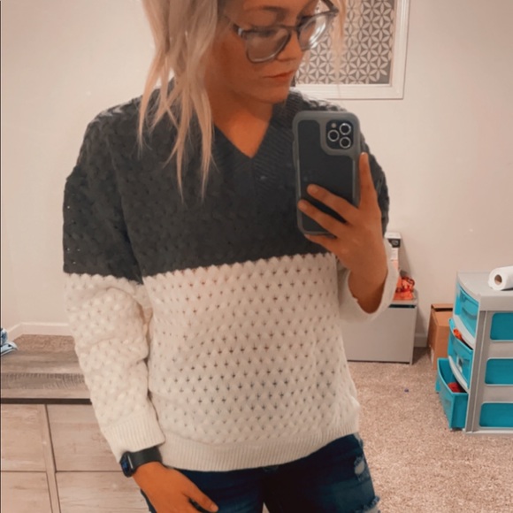 Very soft and warm sweater - Picture 2 of 2